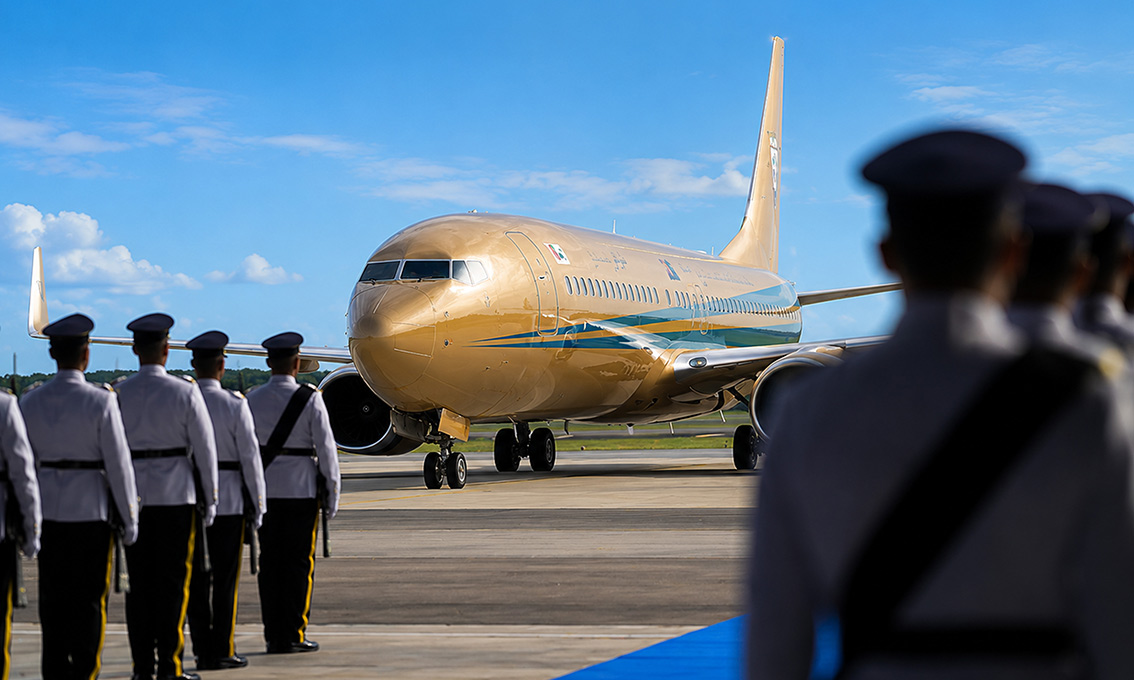 BBJ 737 8LX YD422
